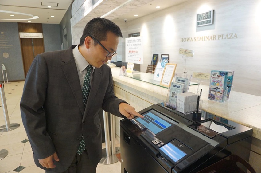 国内外からのお客さまにご利用いただける多言語対応のセルフチェックインシステム