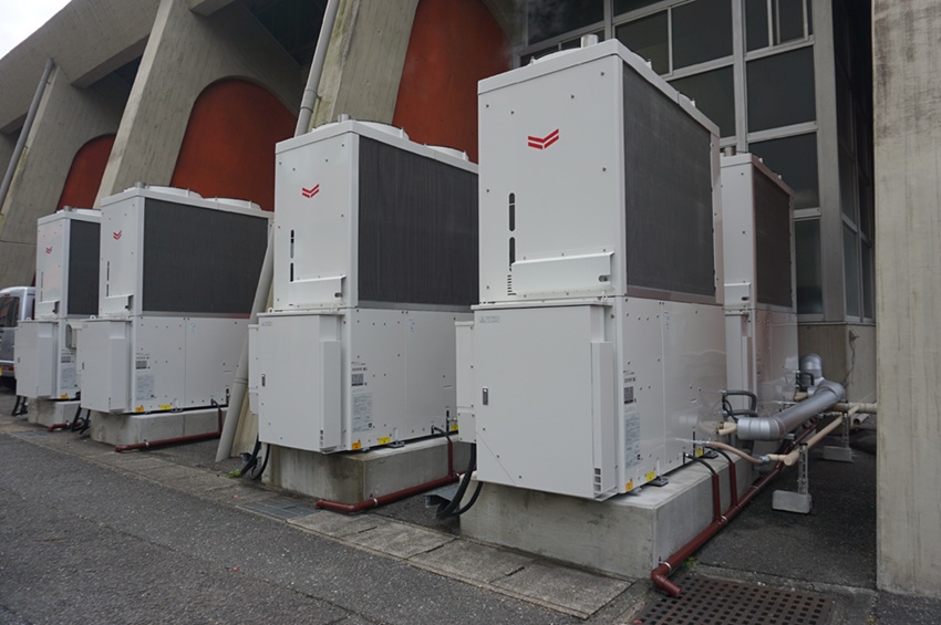 電源自立型空調「GHPハイパワープラス」の室外機